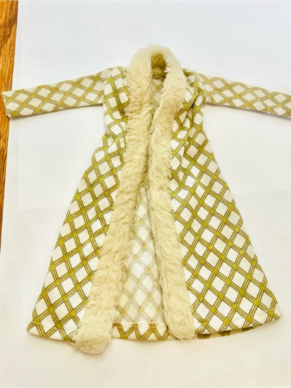 Marx Pedigree Sindy Doll 1977 Fur Coat/Robe Minor Wear